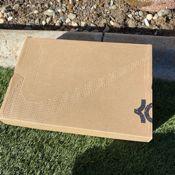 KD 12 University Red - Picture 10 of 11